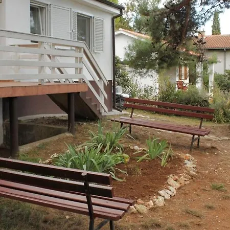 Дом отдыха House With A Parking Space Premantura, Medulin - 7323 Пула